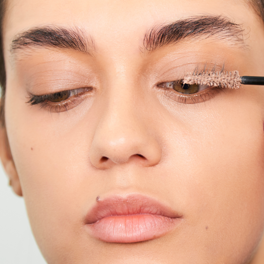 Best Eyelash Primer for Mature Eyes: What to Look For and Why It Matters